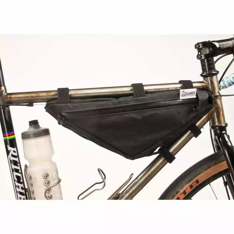 Road Runner Bags Wedge Half Frame Bag Schwarz Bikepacking-Rahmentasche 4 Road Runner Bags Wedge Half Frame Bag Schwarz Bikepacking-Rahmentasche – Bild 2