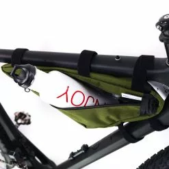 Road Runner Bags Wedge Half Frame Bag Schwarz Bikepacking-Rahmentasche 12 Road Runner Bags Wedge Half Frame Bag Schwarz Bikepacking-Rahmentasche -Fahrrad Verkaufsgeschäft 59203749 059gI8pd1oB9JMI 1280x1280