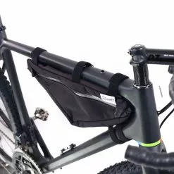 Road Runner Bags Wedge Half Frame Bag Schwarz Bikepacking-Rahmentasche 13 Road Runner Bags Wedge Half Frame Bag Schwarz Bikepacking-Rahmentasche -Fahrrad Verkaufsgeschäft 59203749 06Mb74VsCKujqPa 1280x1280