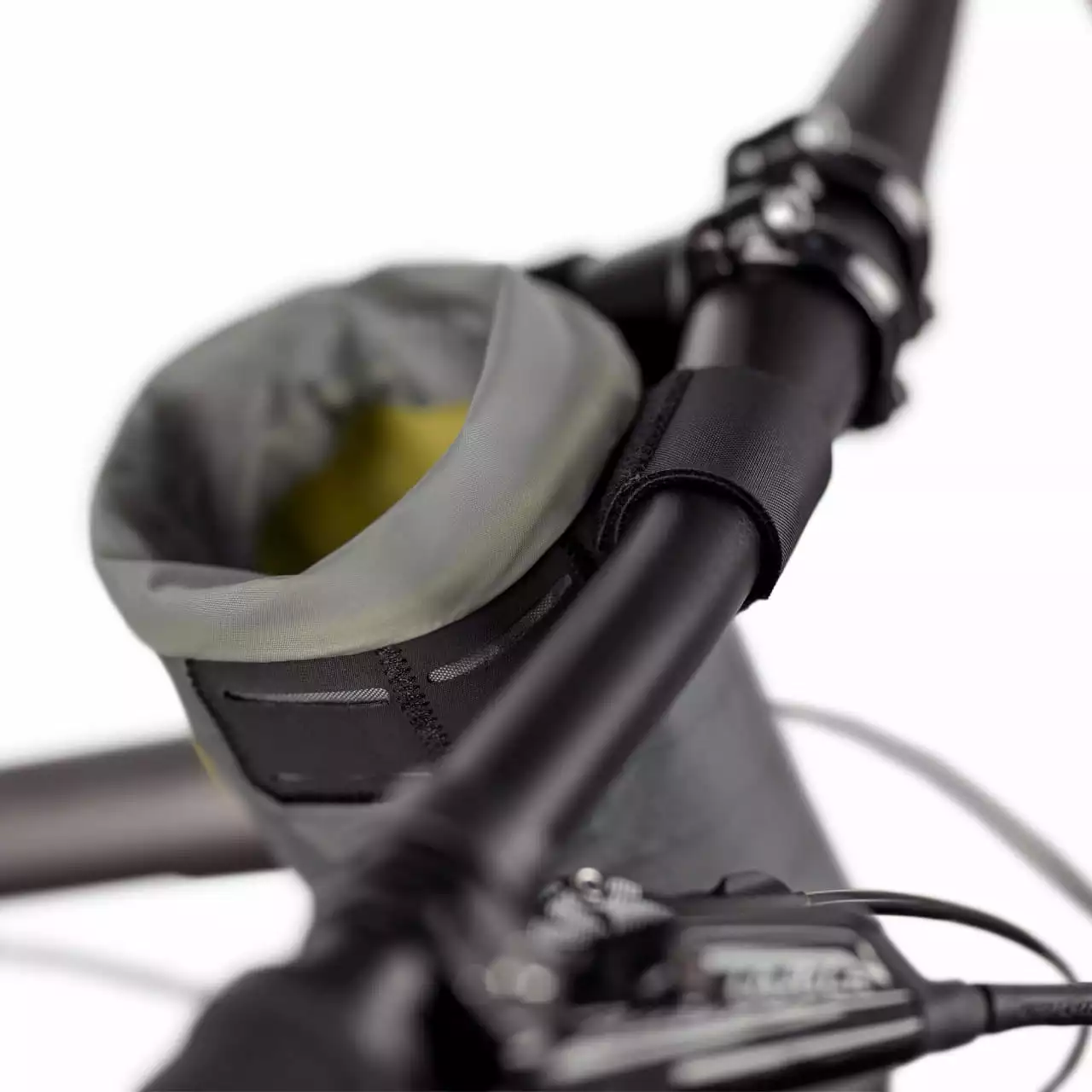 Apidura Backcountry Food Pouch (1,2 L) - Lenkertasche 8 Apidura Backcountry Food Pouch (1,2 L) - Lenkertasche – Bild 6