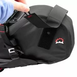 Revelate-designs Revelate Designs Spinelock Satteltasche 16 L - Schwarz -Fahrrad Verkaufsgeschäft 68923939 06ARqKZ0Iv6fEOR 1280x1280