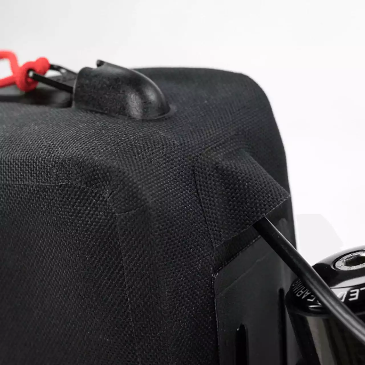 Geosmina Small Top Tube Bag - 0,5 Liter Oberrohrtasche Mit Klettbefestigung 7 Geosmina Small Top Tube Bag - 0,5 Liter Oberrohrtasche Mit Klettbefestigung – Bild 5