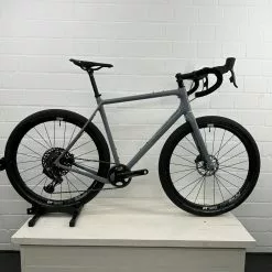 [EINZELSTÜCK] OPEN WI.DE Komplettrad Force/Eagle AXS Größe L In 650b Farbe Grau